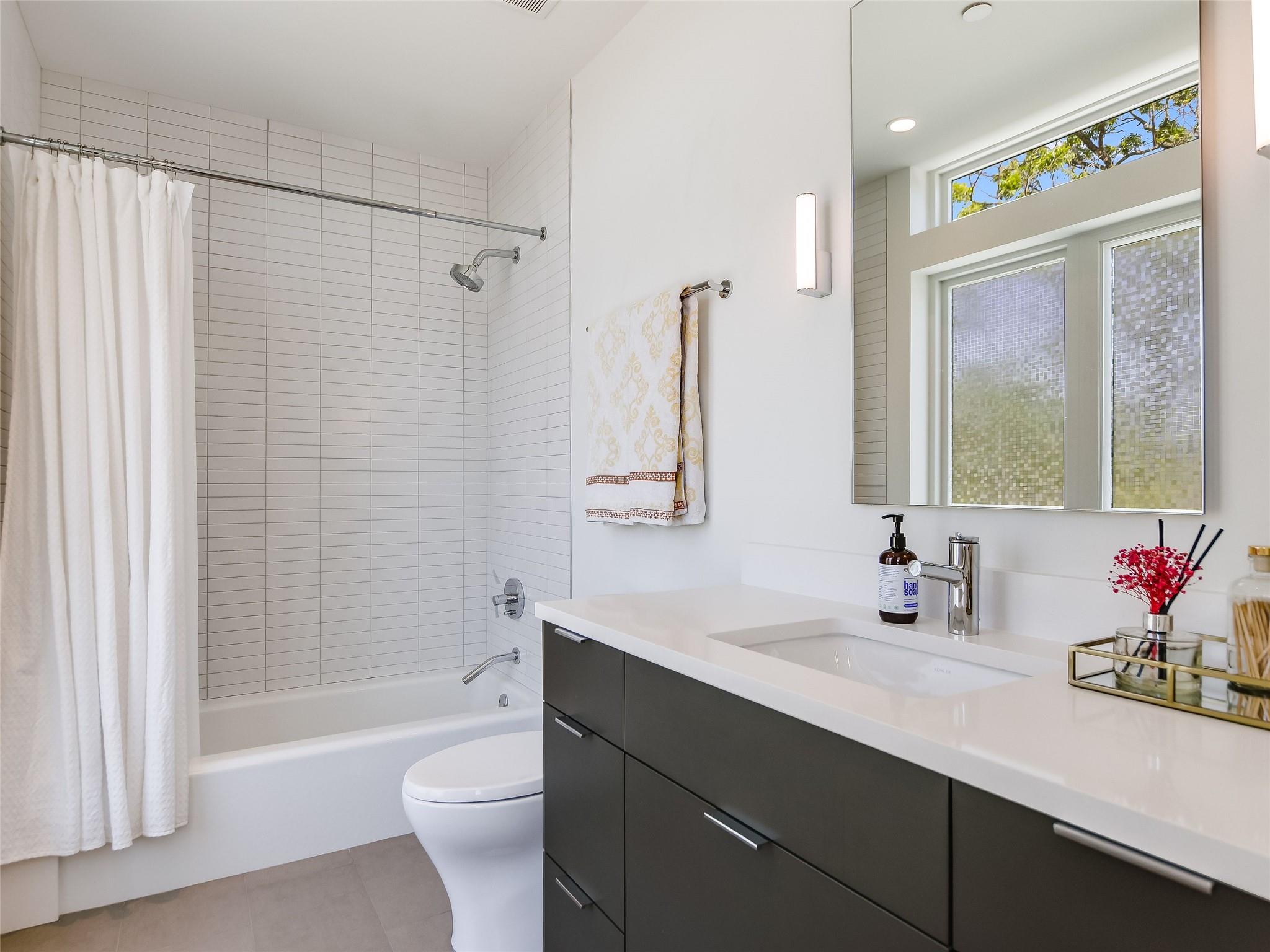 1603 Woodlawn Blvd # D, Austin, TX 78703