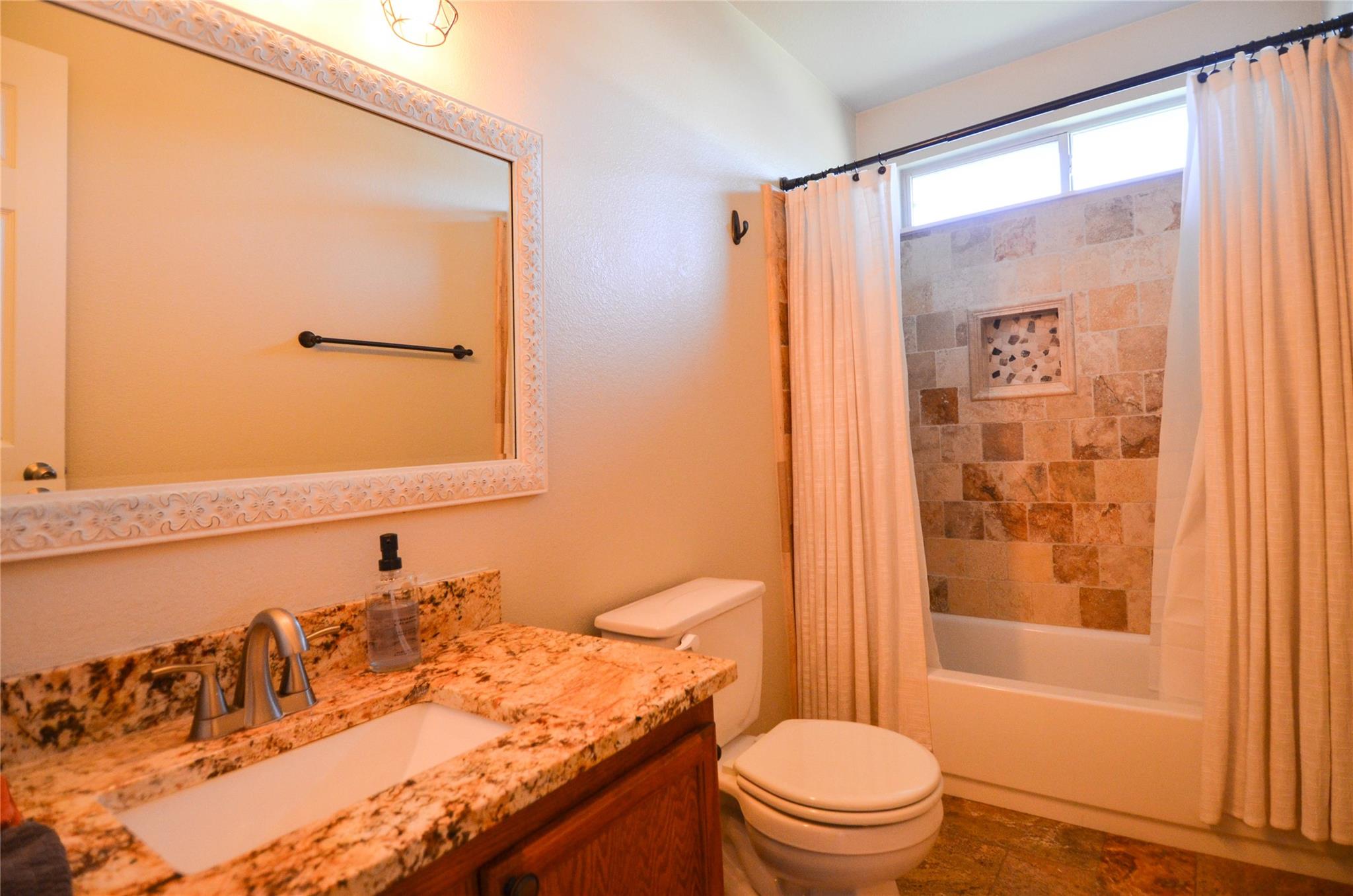 107 Adamae Ln, Hutto, TX 78634