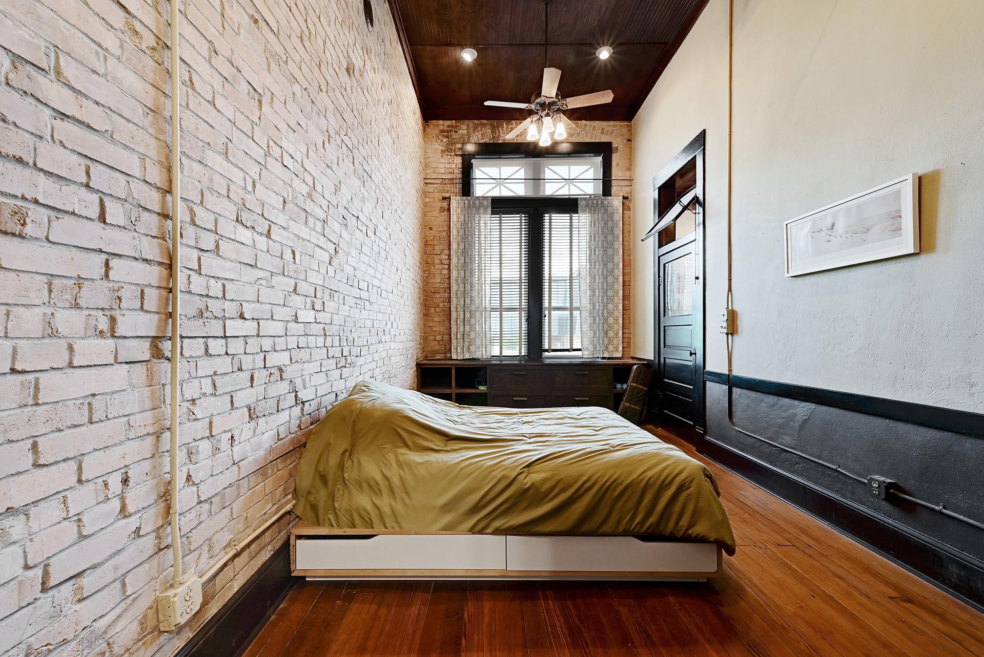 104 Hoxie St, Coupland, TX 78615