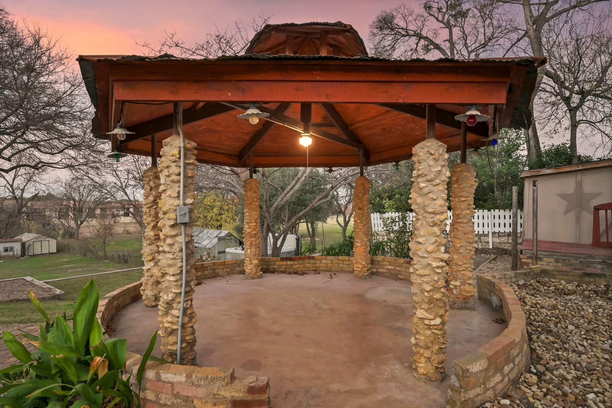 111 E 2nd St, Georgetown, TX 78626