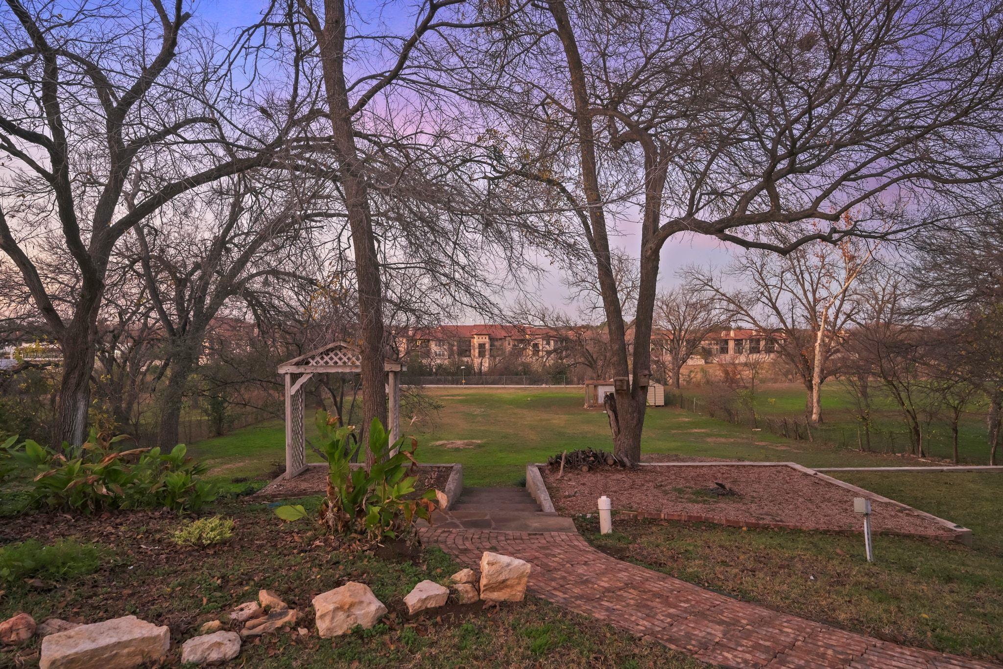 111 E 2nd St, Georgetown, TX 78626