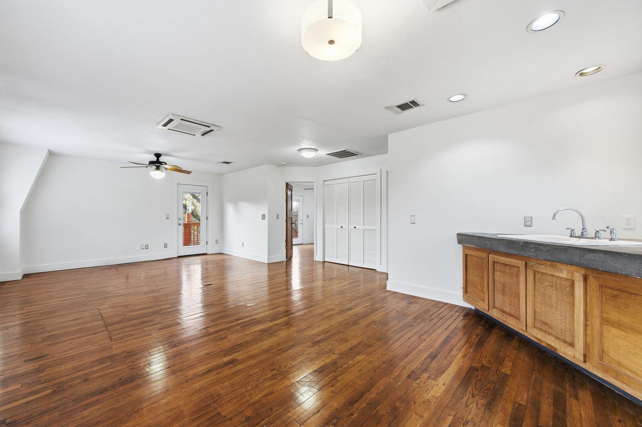 111 E 2nd St, Georgetown, TX 78626