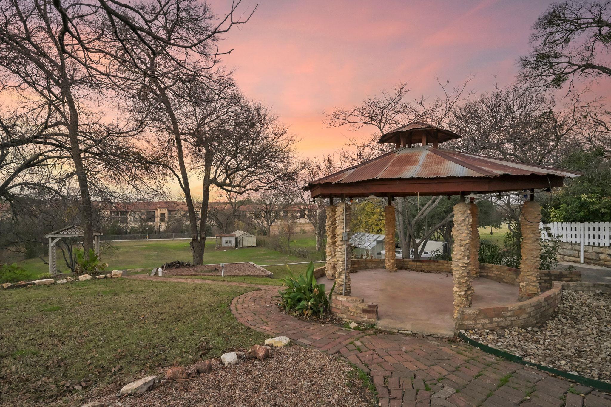 111 E 2nd St, Georgetown, TX 78626