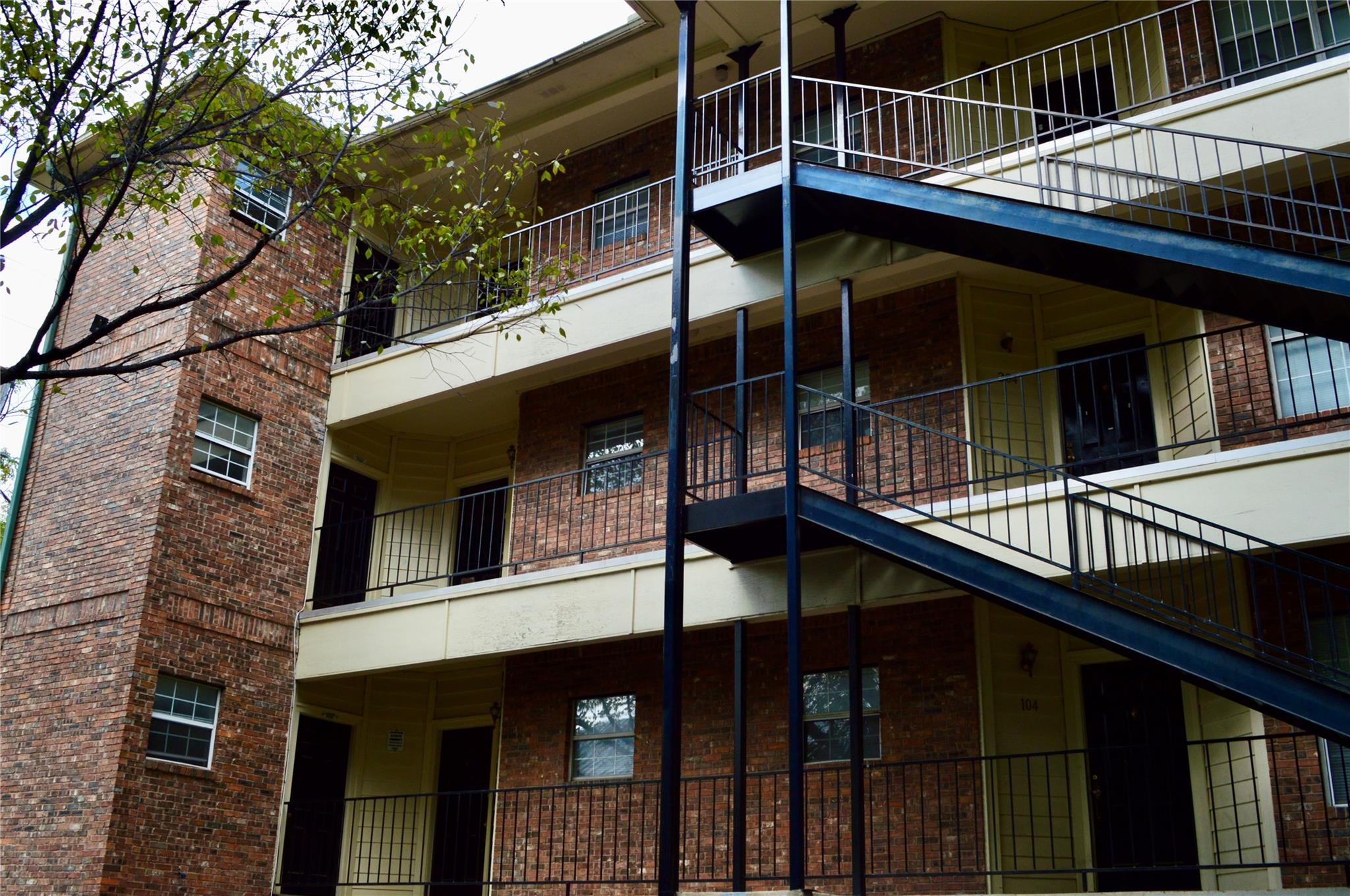 2100 San Gabriel St # 205, Austin, TX 78705