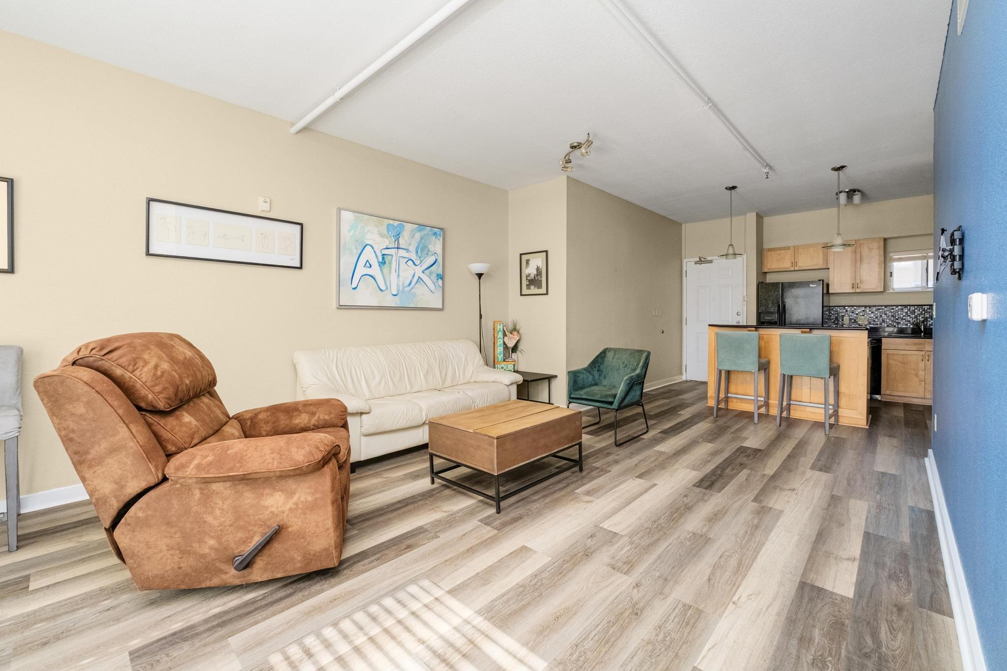 711 W 26th St # 706, Austin, TX 78705