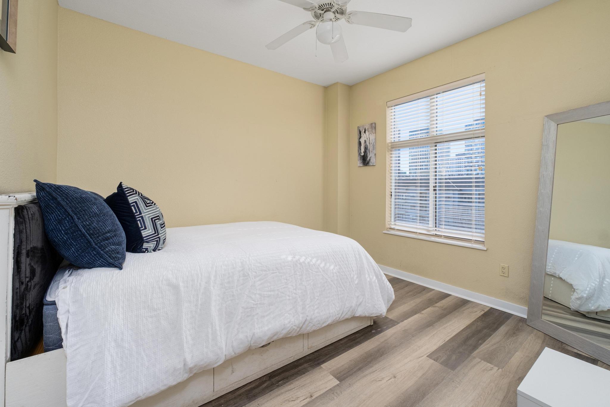 711 W 26th St # 706, Austin, TX 78705