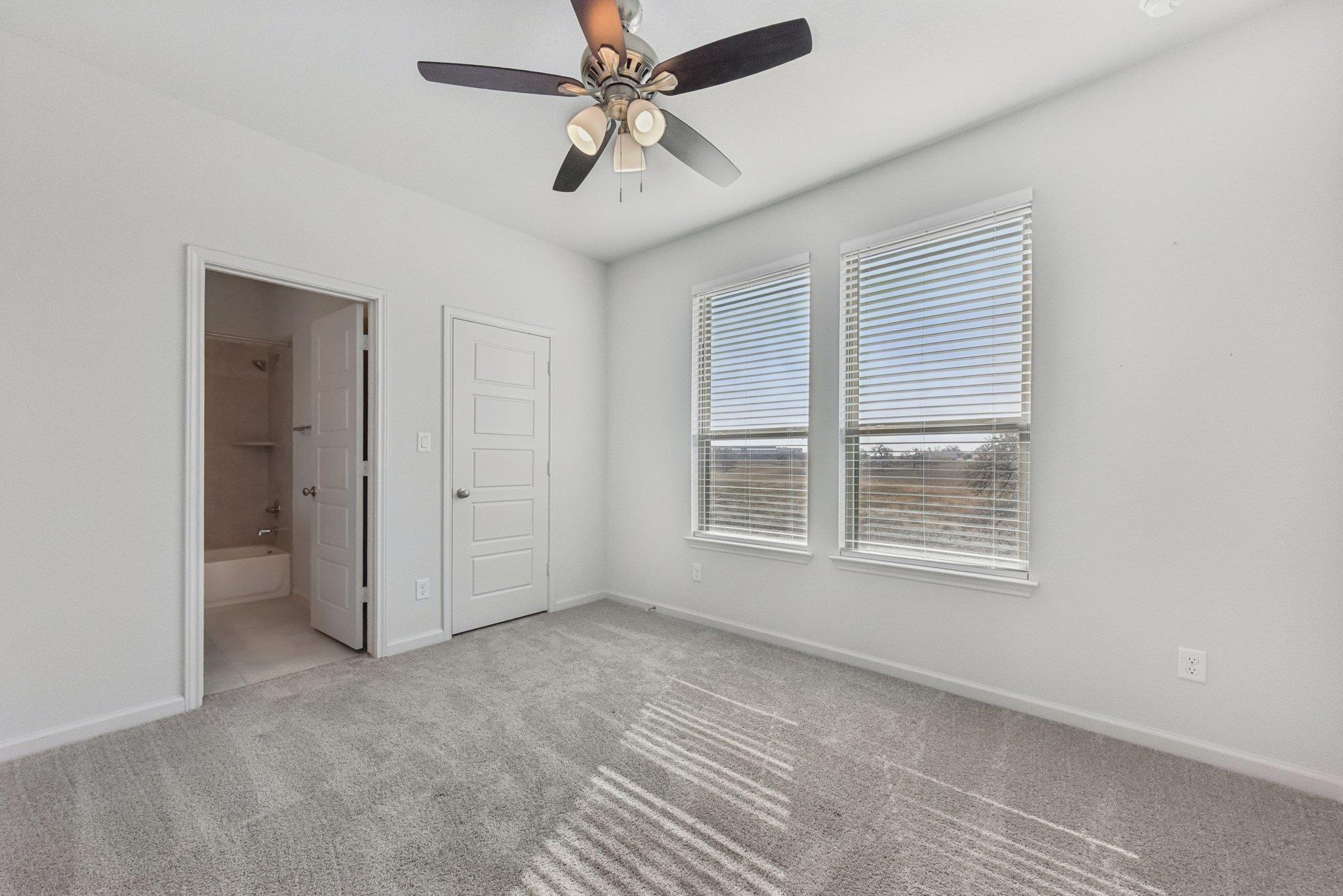 271 Dycus Bnd, Liberty Hill, TX 78642