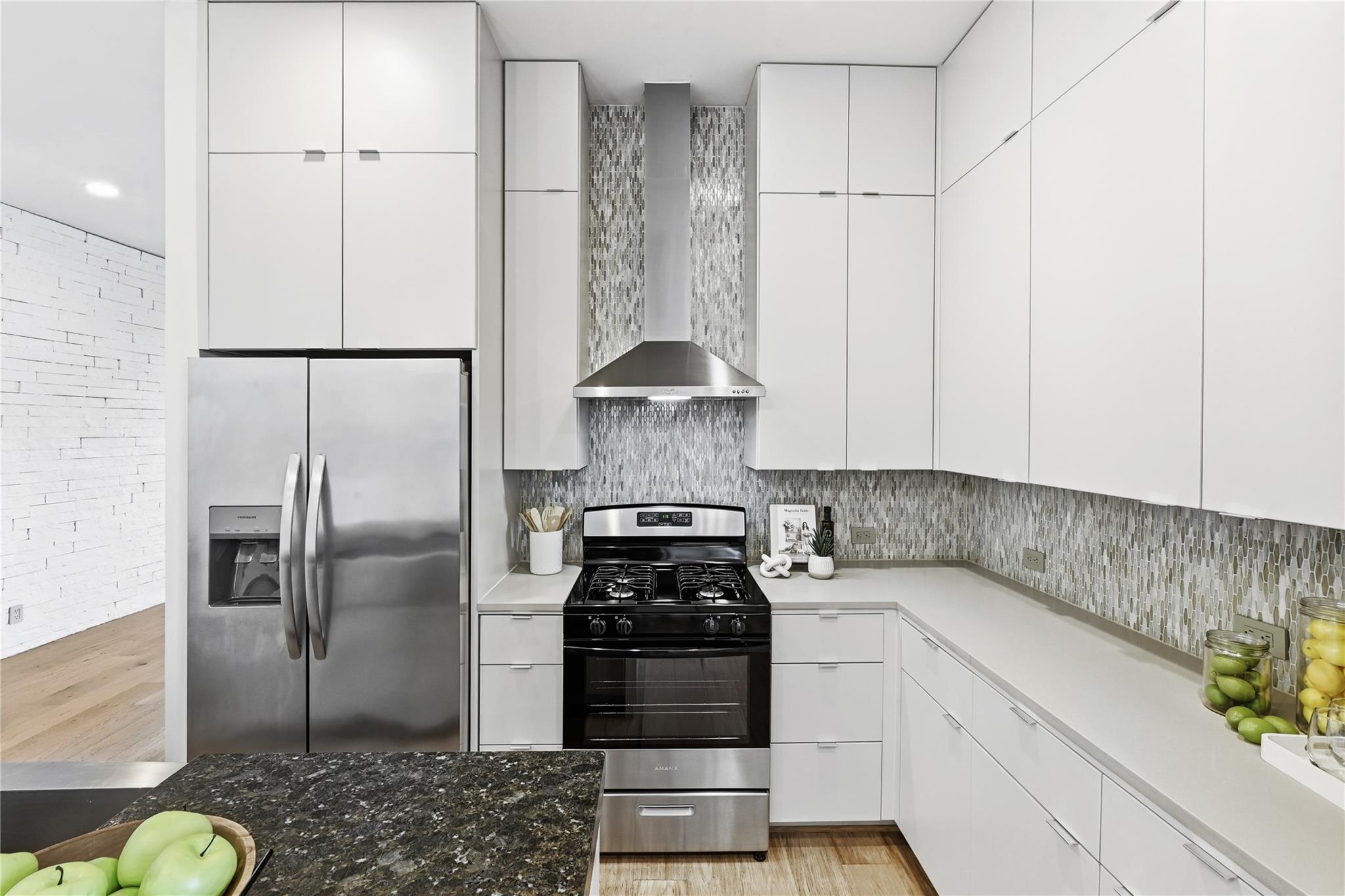 2100 Glendale Pl # A, Austin, TX 78704