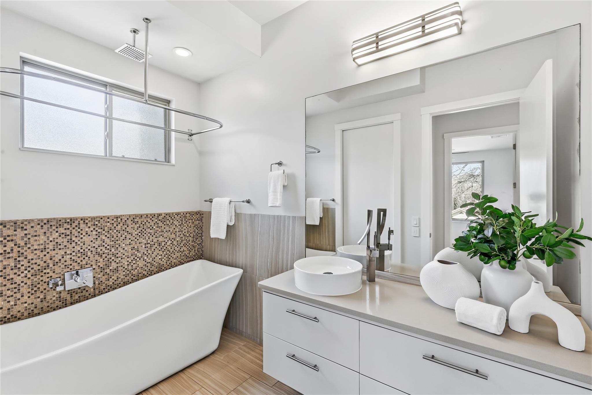 2100 Glendale Pl # A, Austin, TX 78704