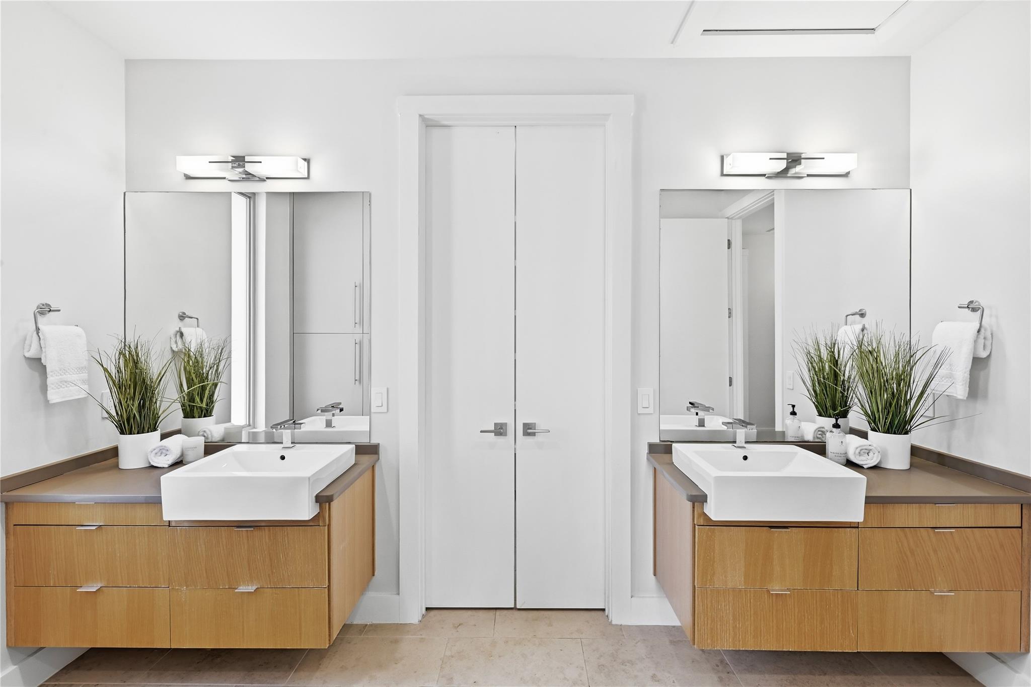 2100 Glendale Pl # A, Austin, TX 78704