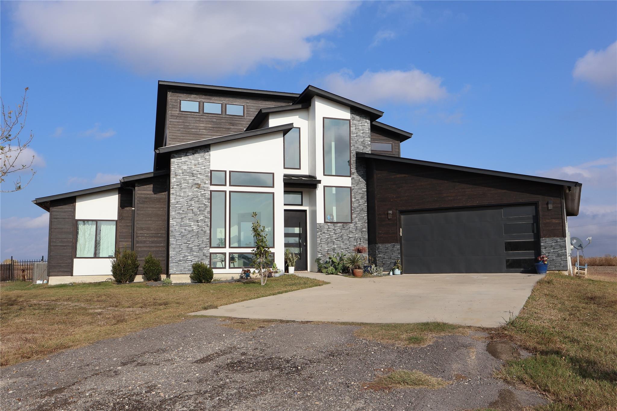 17216 Lund Carlson Rd, Elgin, TX 78621