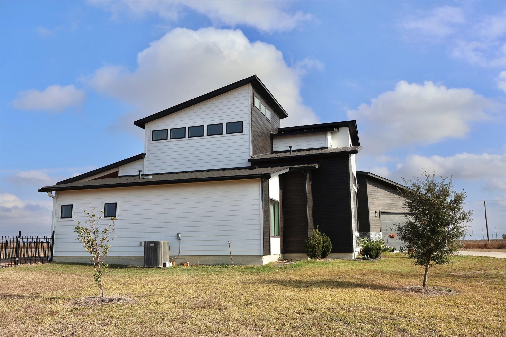 17216 Lund Carlson Rd, Elgin, TX 78621