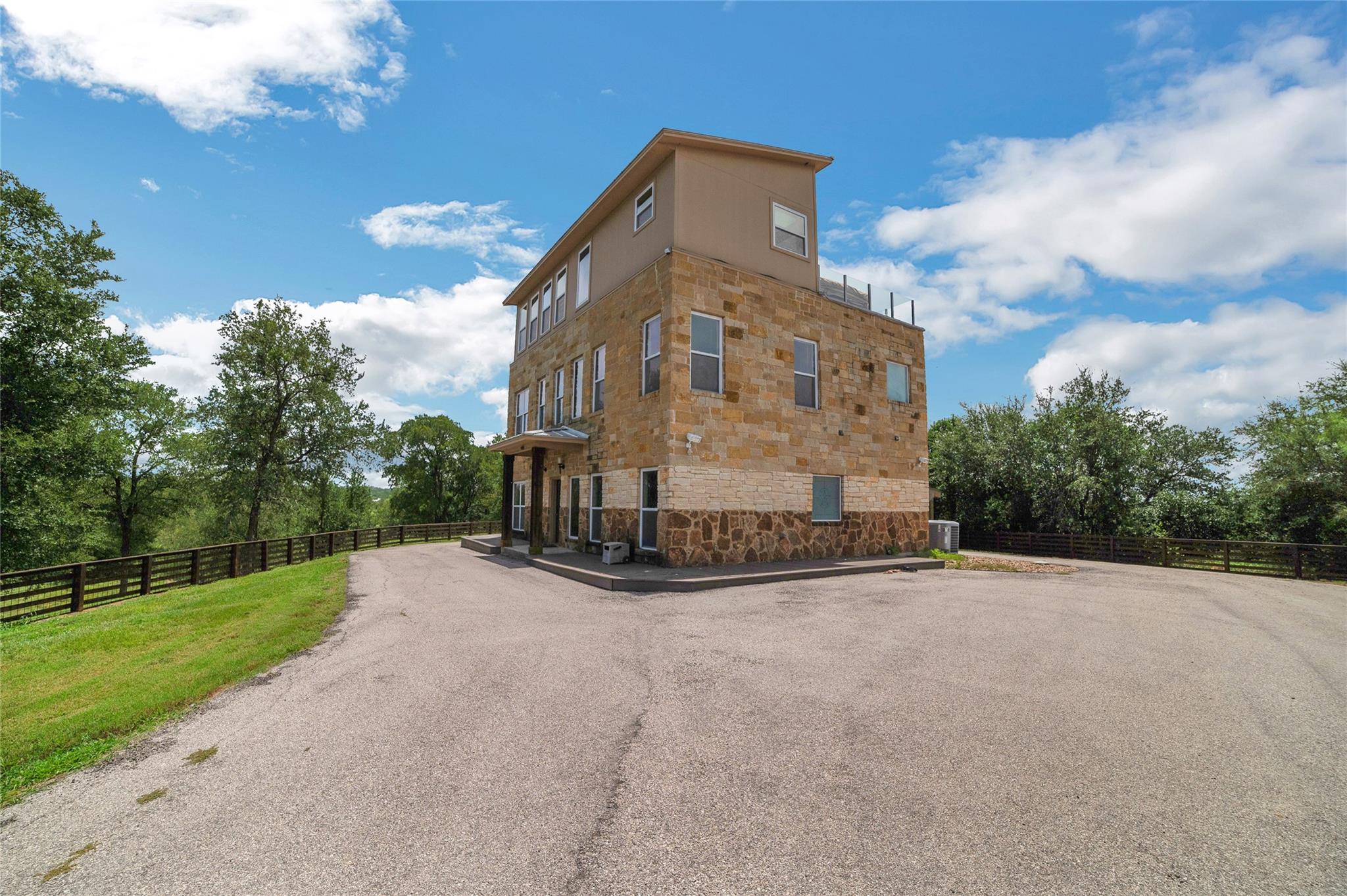 520 Double Eagle Ranch Dr, Cedar Creek, TX 78612