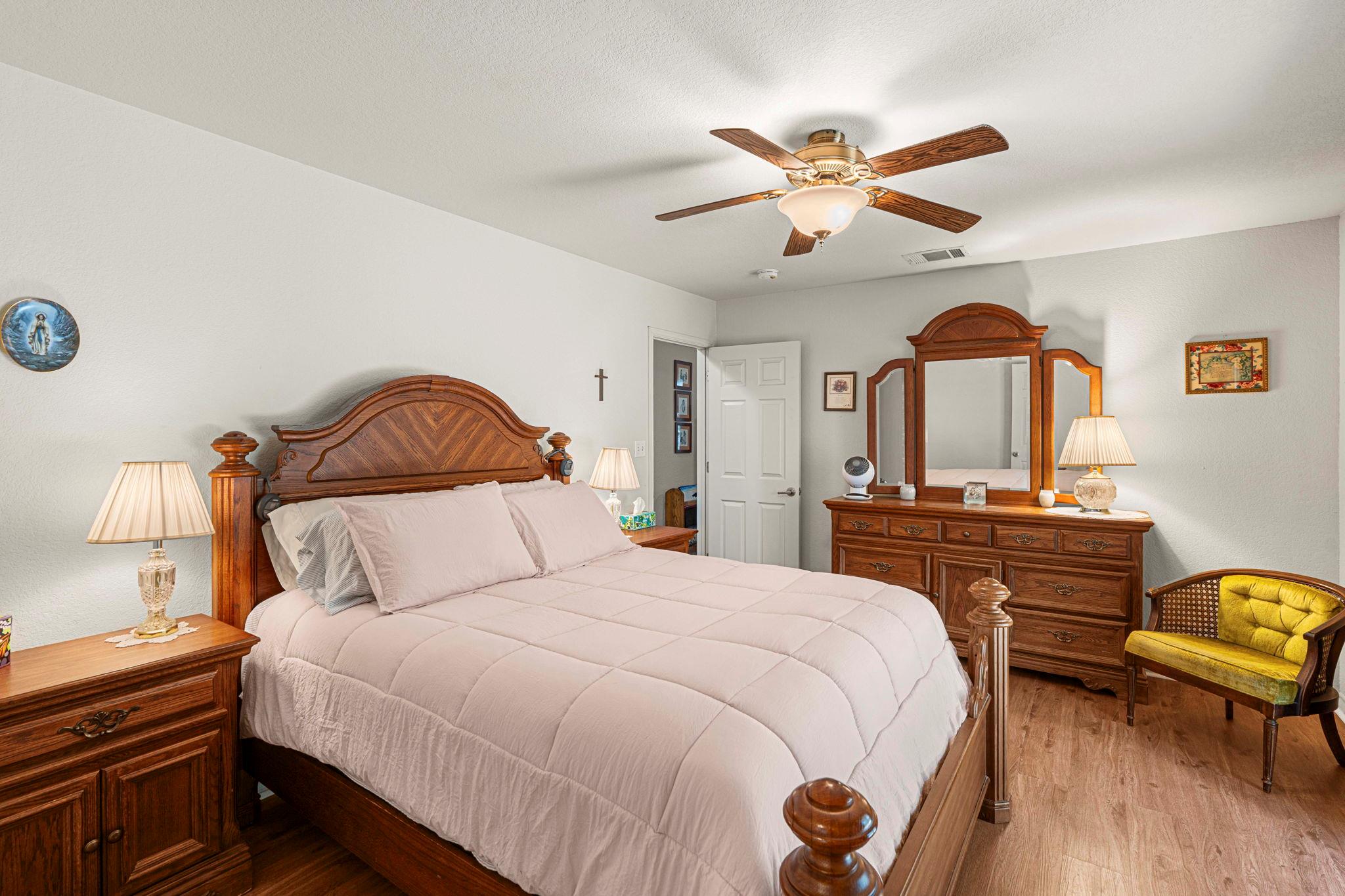 220 Clydesdale Dr, Dale, TX 78616