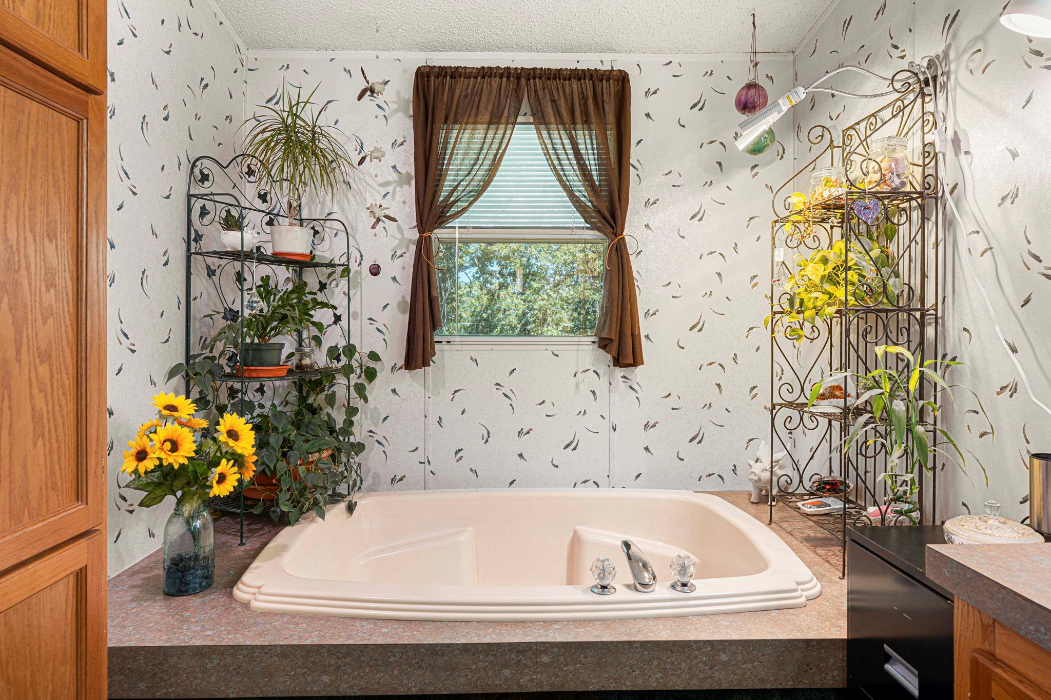 220 Clydesdale Dr, Dale, TX 78616