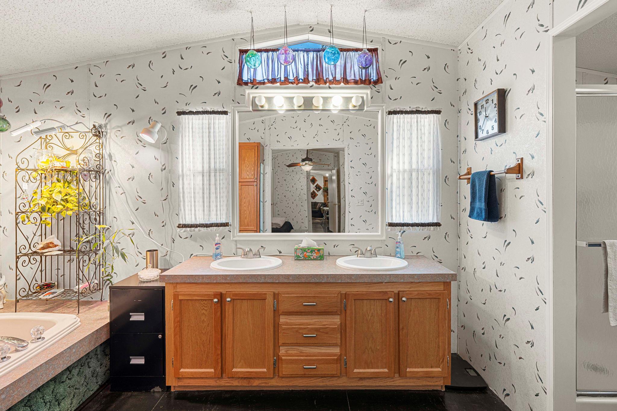 220 Clydesdale Dr, Dale, TX 78616