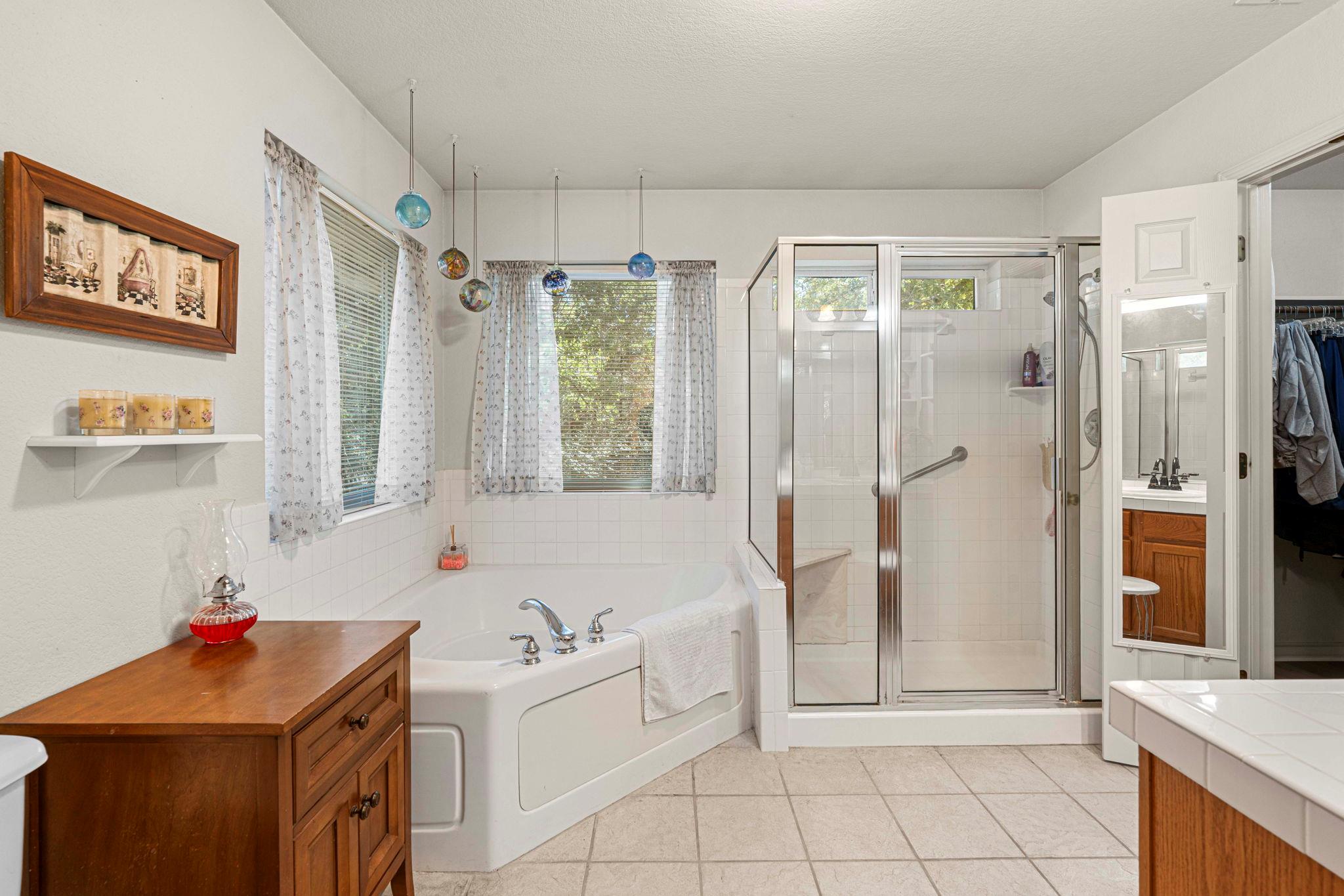 220 Clydesdale Dr, Dale, TX 78616