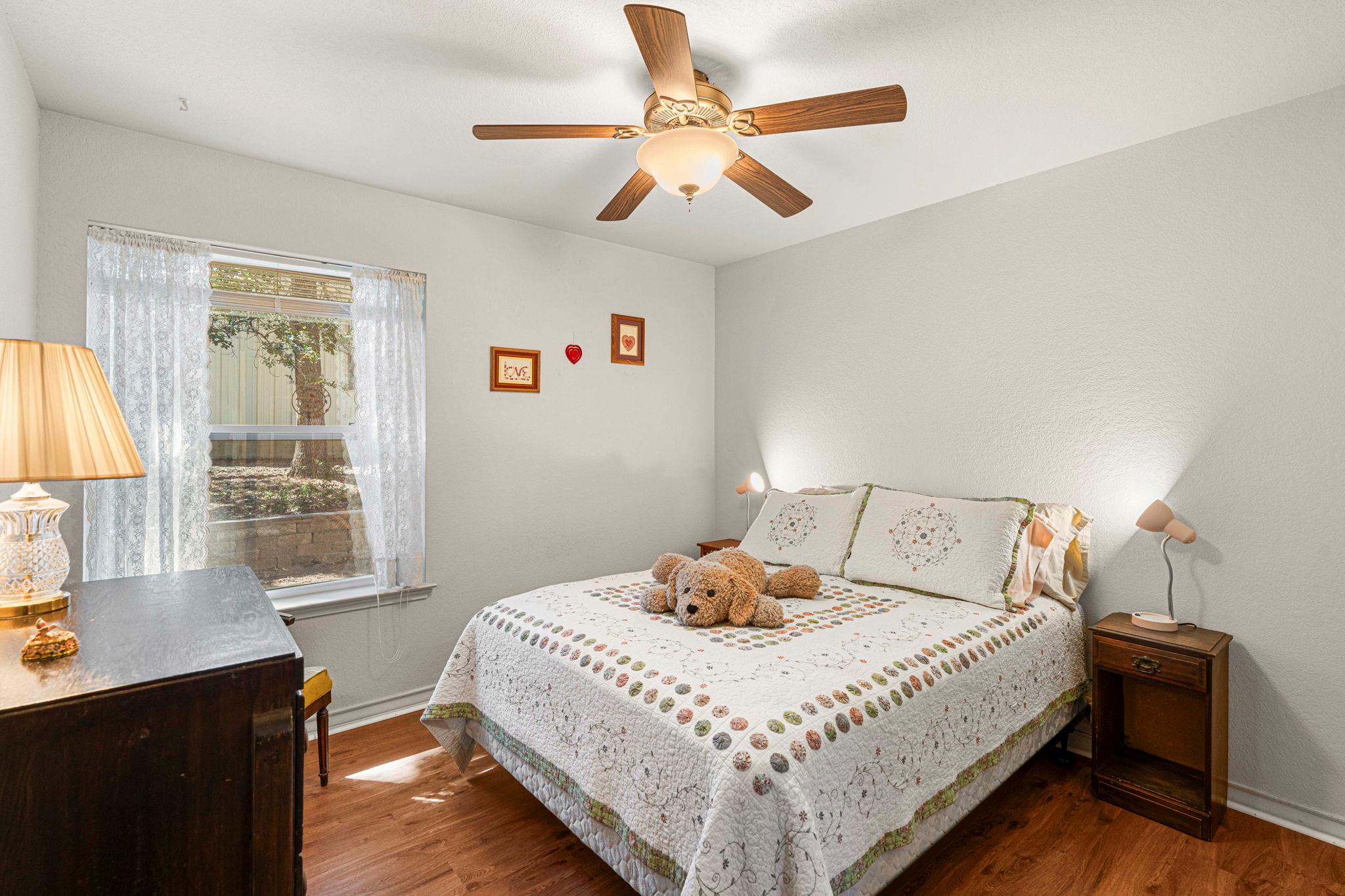 220 Clydesdale Dr, Dale, TX 78616