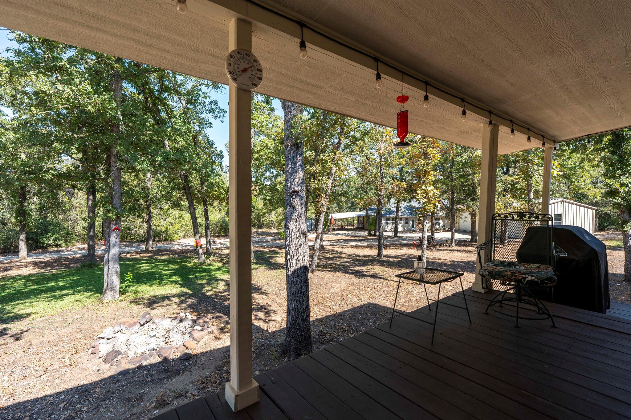 220 Clydesdale Dr, Dale, TX 78616