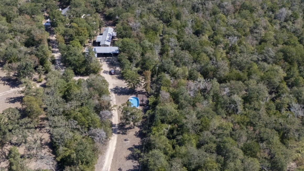 220 Clydesdale Dr, Dale, TX 78616