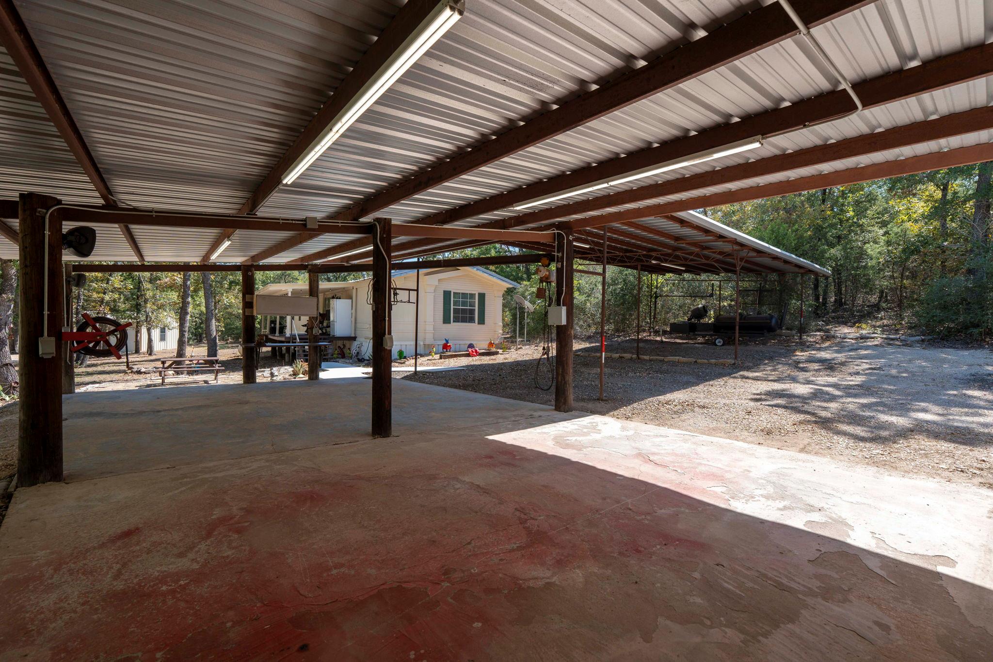 220 Clydesdale Dr, Dale, TX 78616