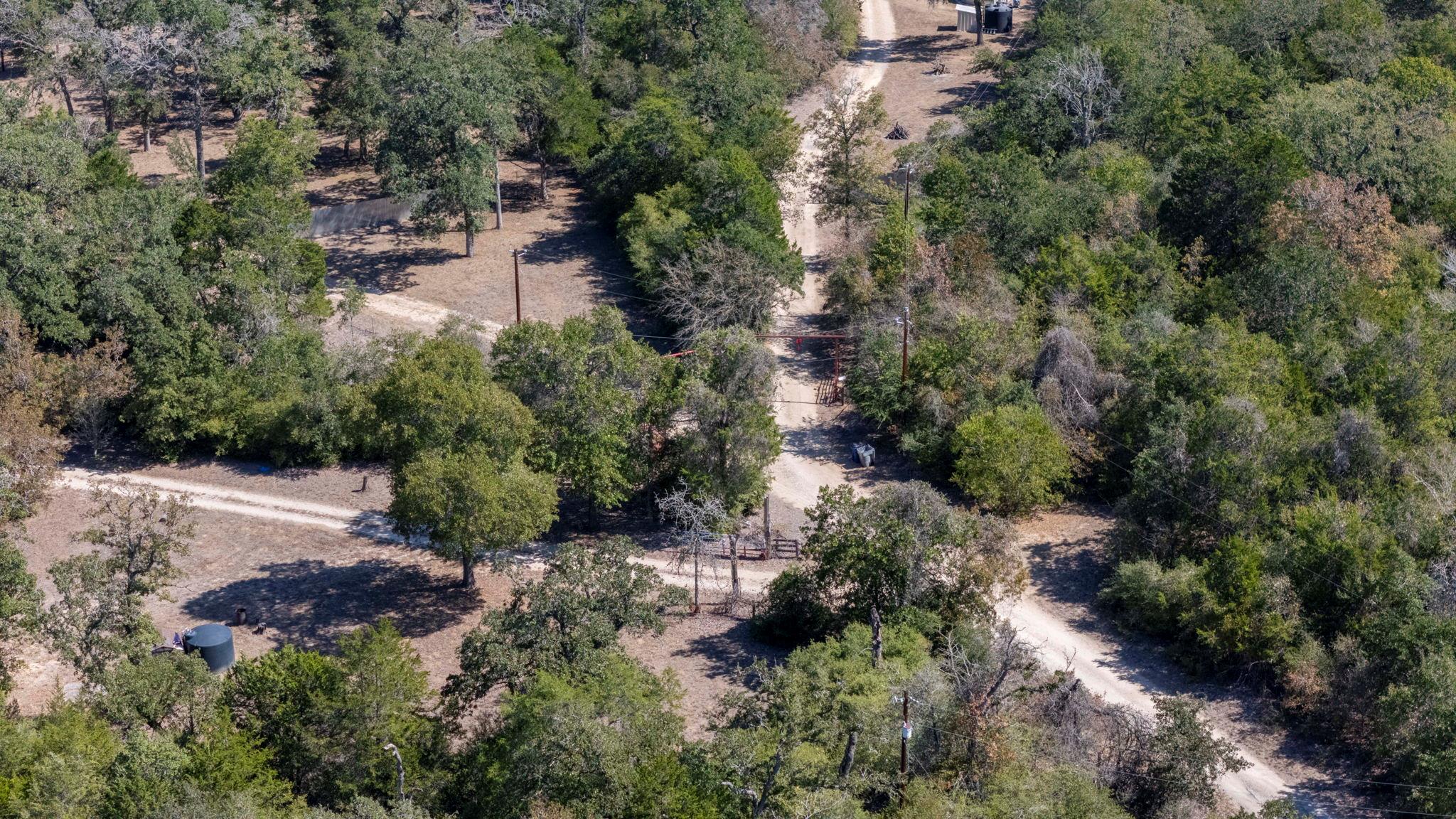 220 Clydesdale Dr, Dale, TX 78616