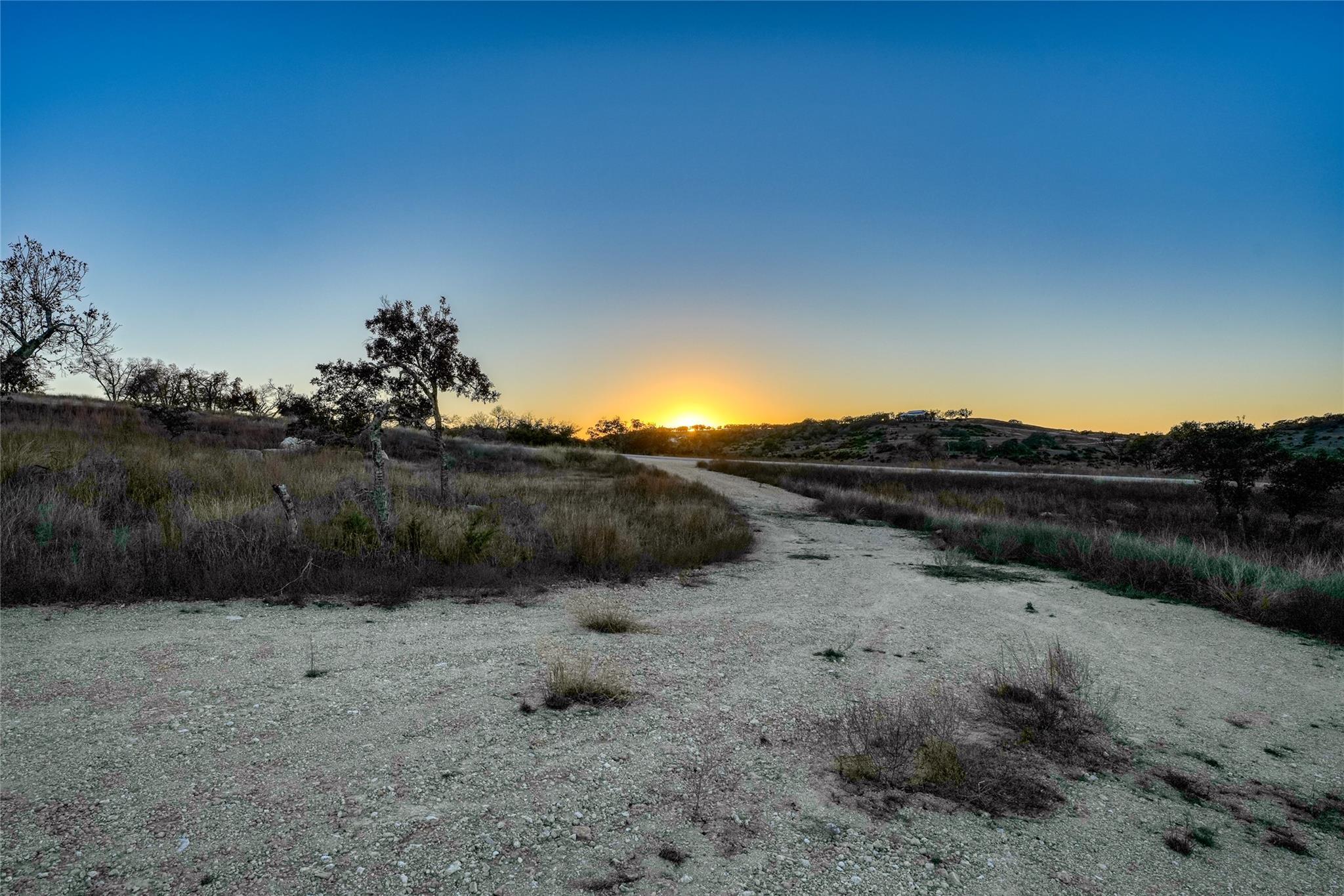 136 & 137 Falling Oak Dr, Blanco, TX 78606