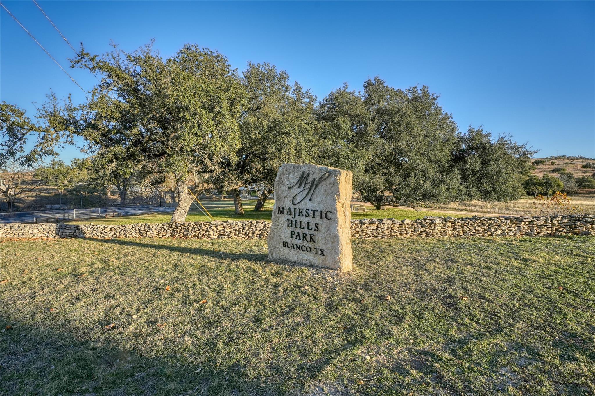 136 & 137 Falling Oak Dr, Blanco, TX 78606