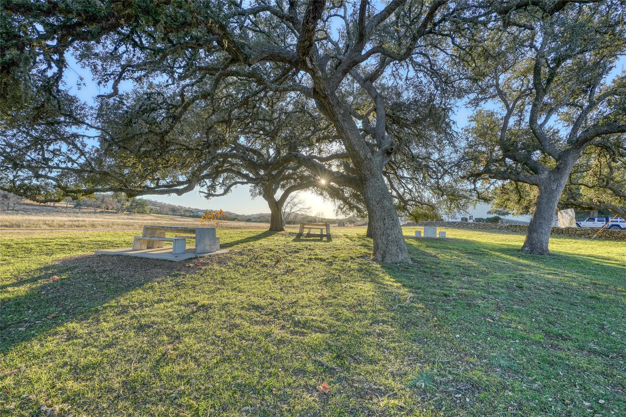 136 & 137 Falling Oak Dr, Blanco, TX 78606