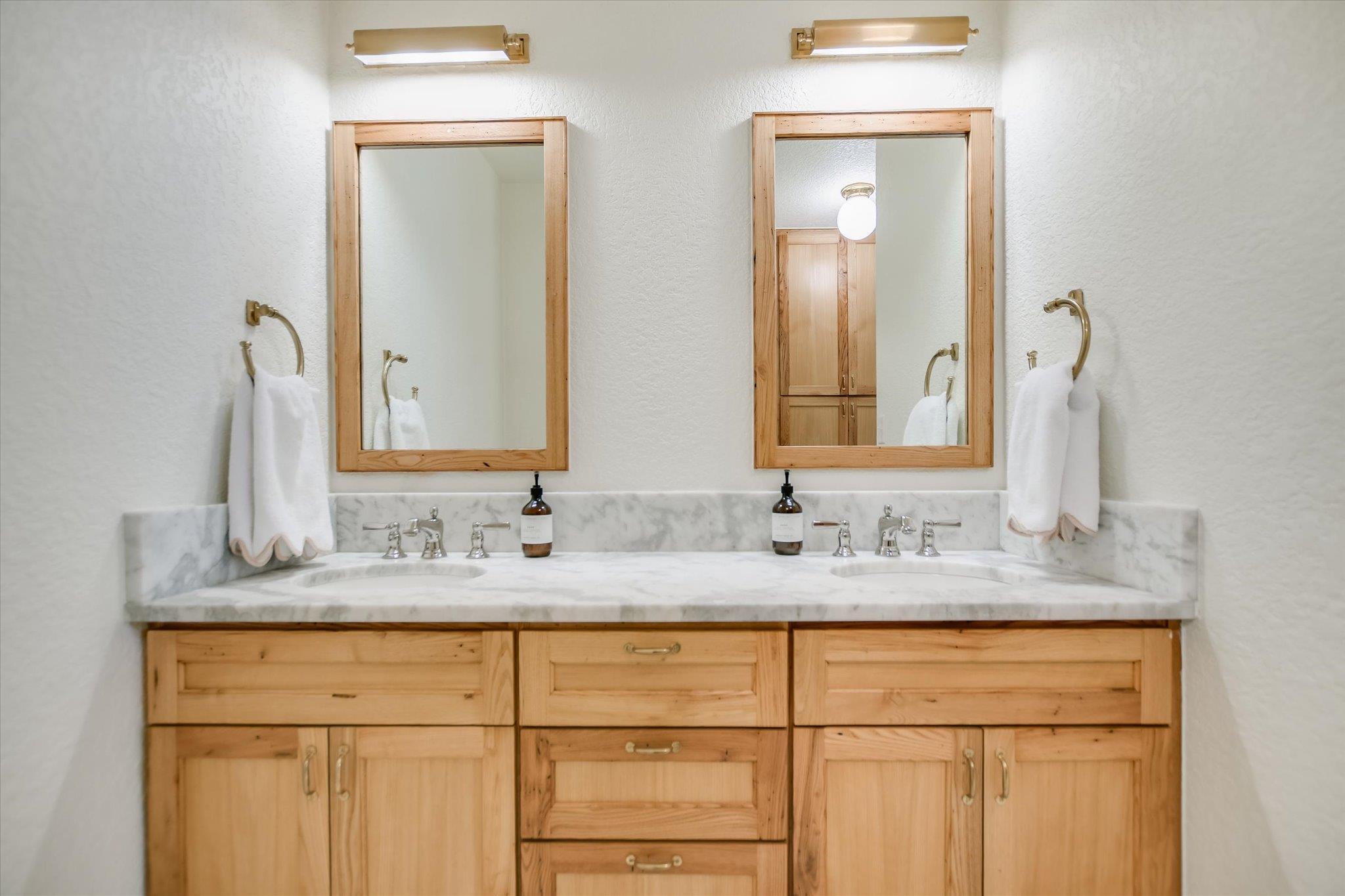 316 Mountain Vw, Sunrise Beach, TX 78643