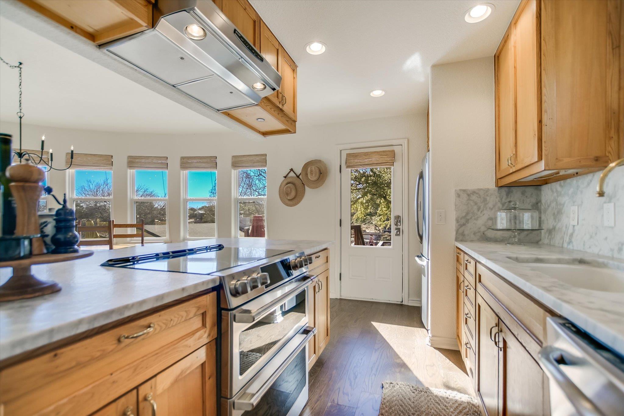 316 Mountain Vw, Sunrise Beach, TX 78643