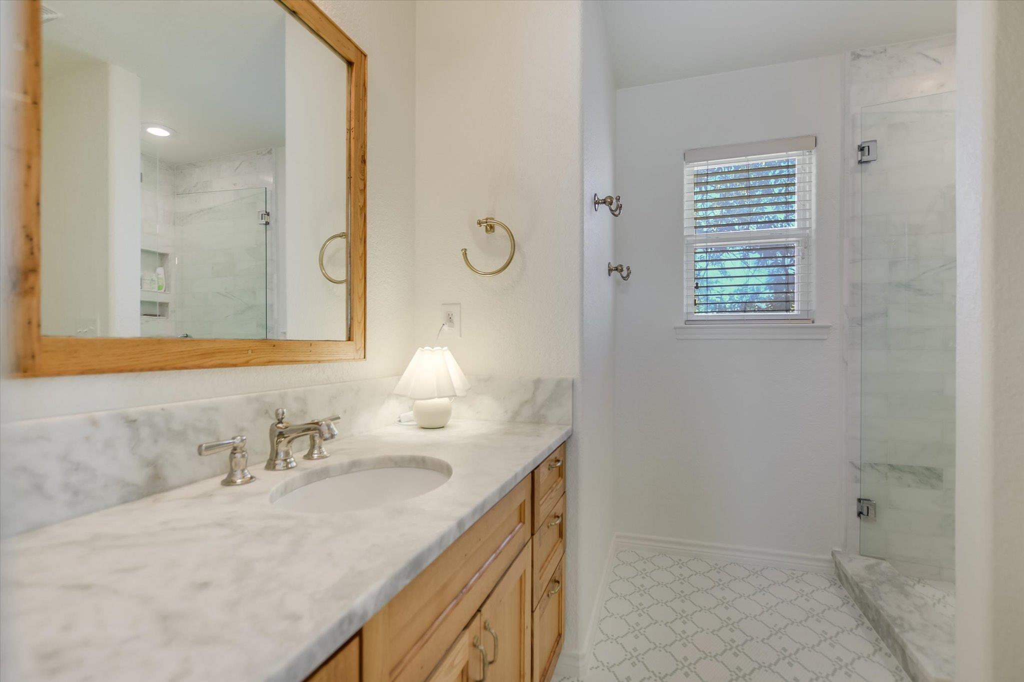 316 Mountain Vw, Sunrise Beach, TX 78643