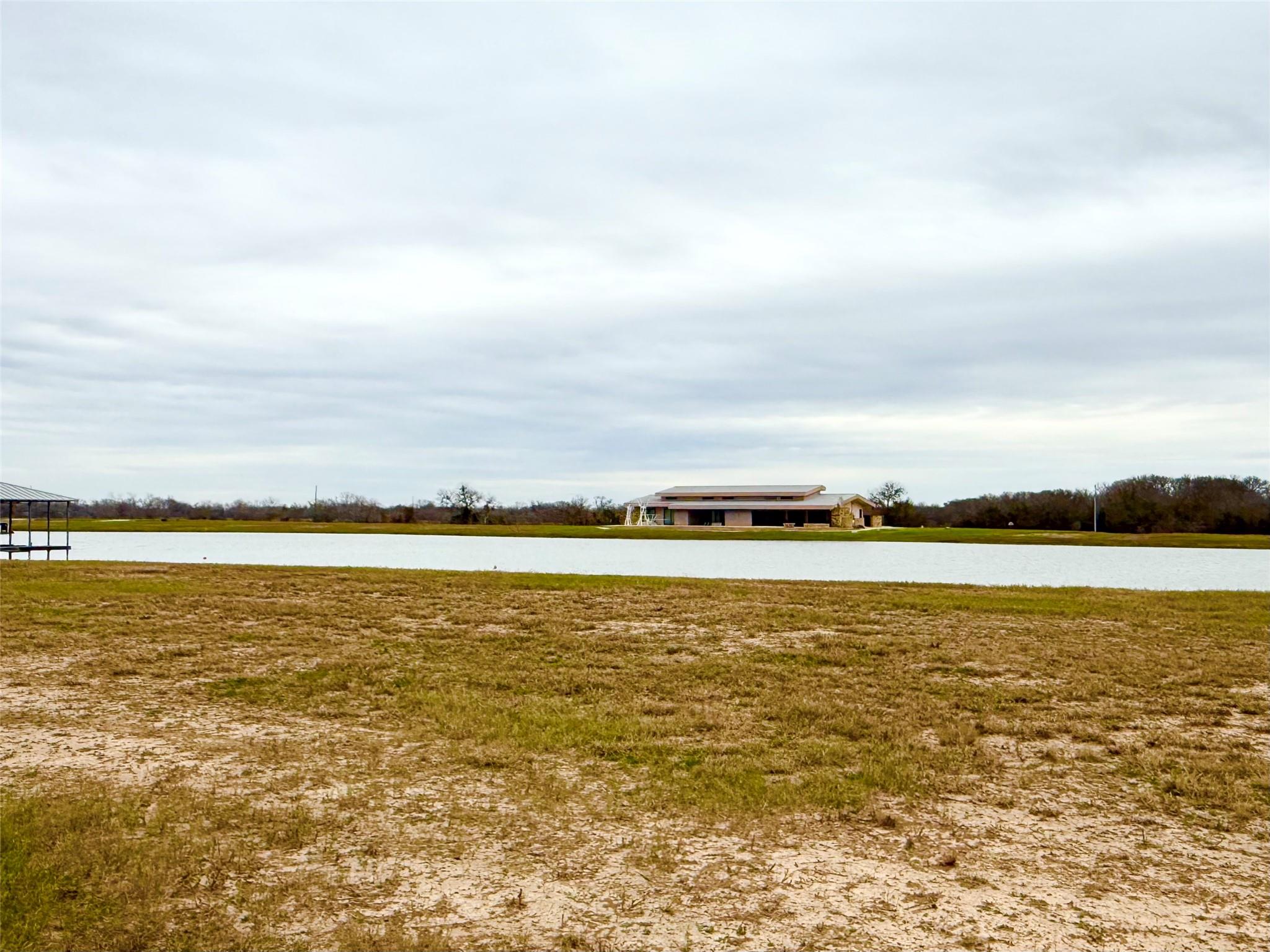 113 River Lake Ln, Martindale, TX 78108