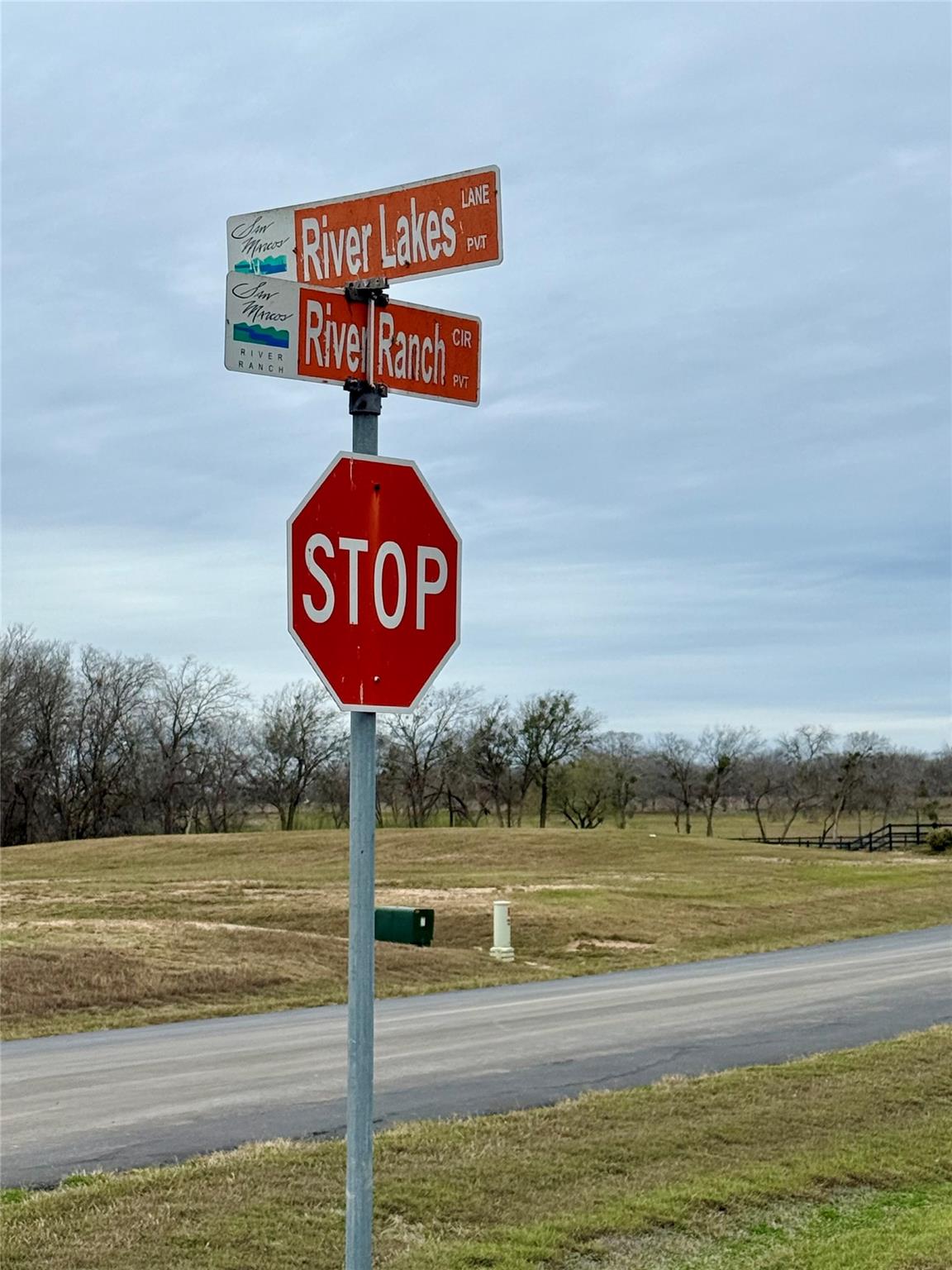 113 River Lake Ln, Martindale, TX 78108