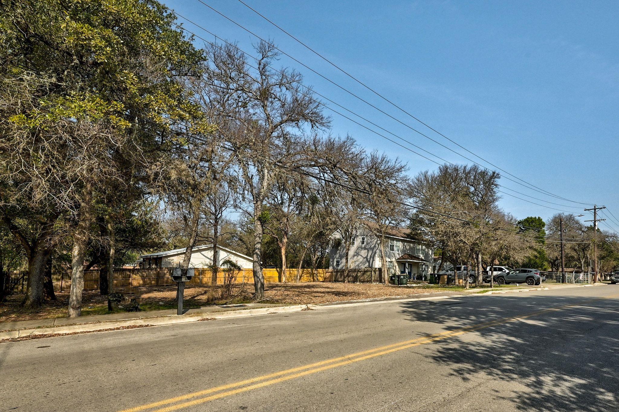 1010 Hazelton St, San Marcos, TX 78666