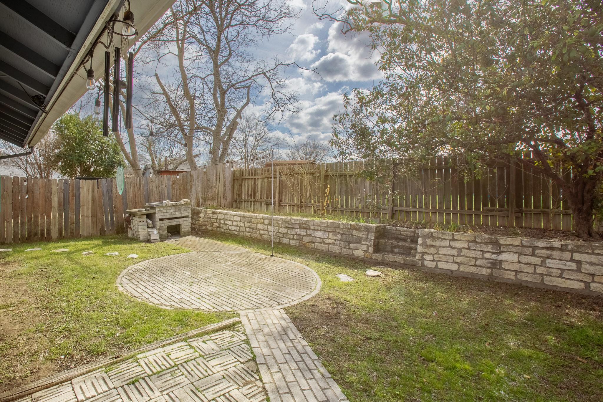 1303 Barrington Dr, Austin, TX 78753