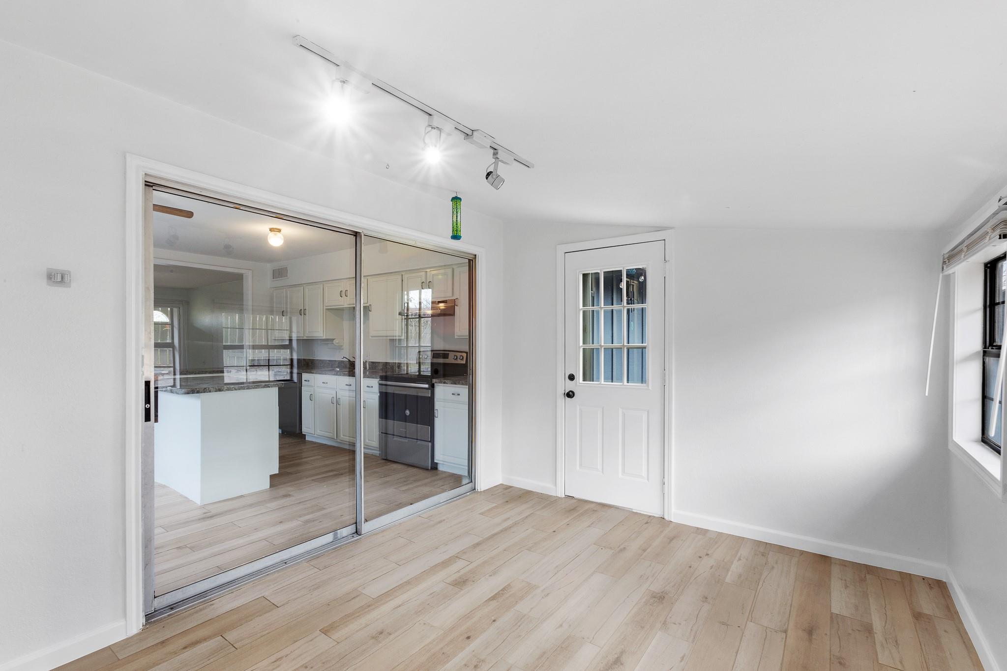 1303 Barrington Dr, Austin, TX 78753