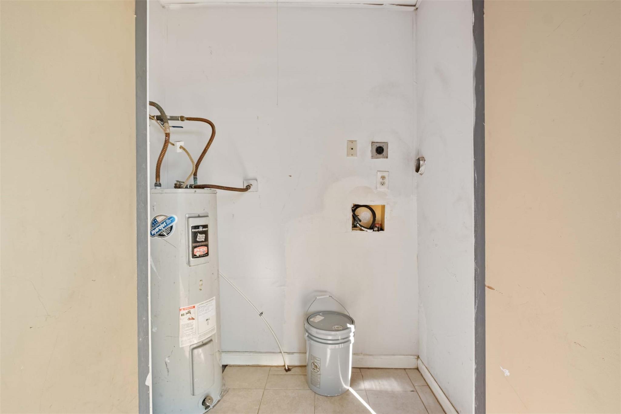 1840 Burton Dr # 155, Austin, TX 78741