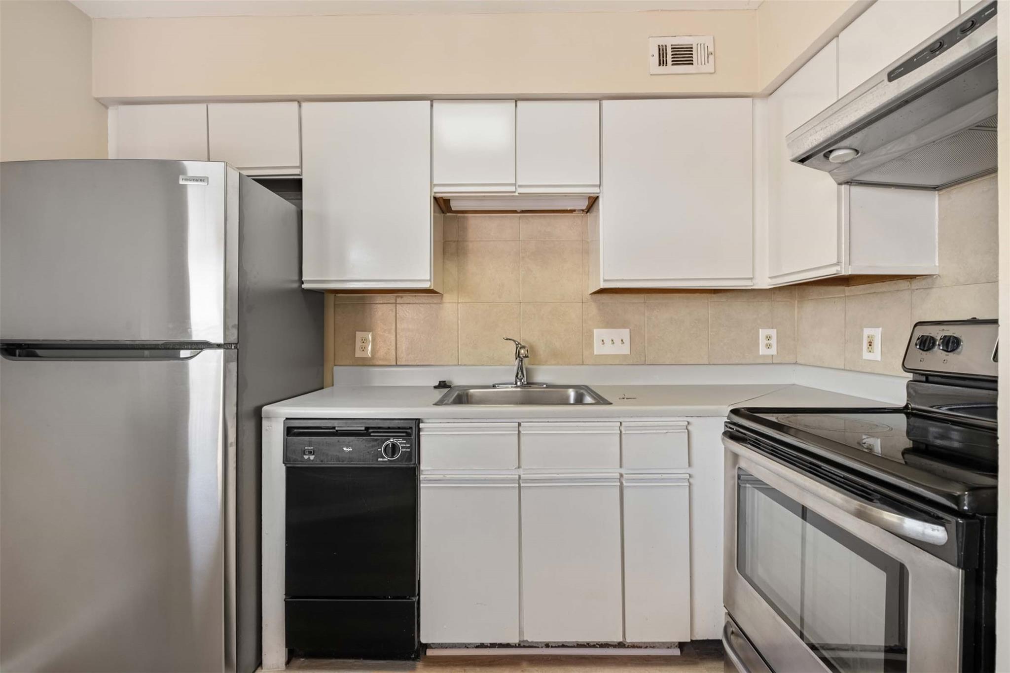 1840 Burton Dr # 155, Austin, TX 78741