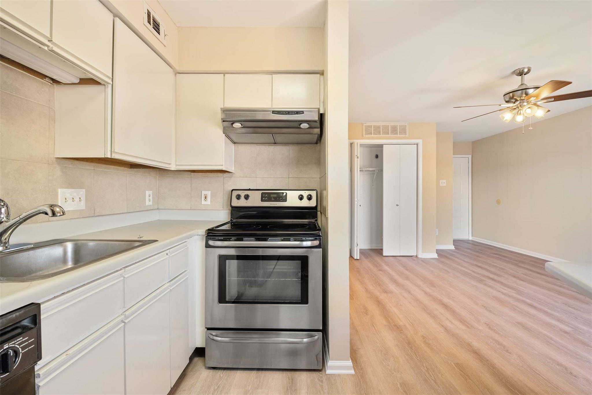 1840 Burton Dr # 155, Austin, TX 78741