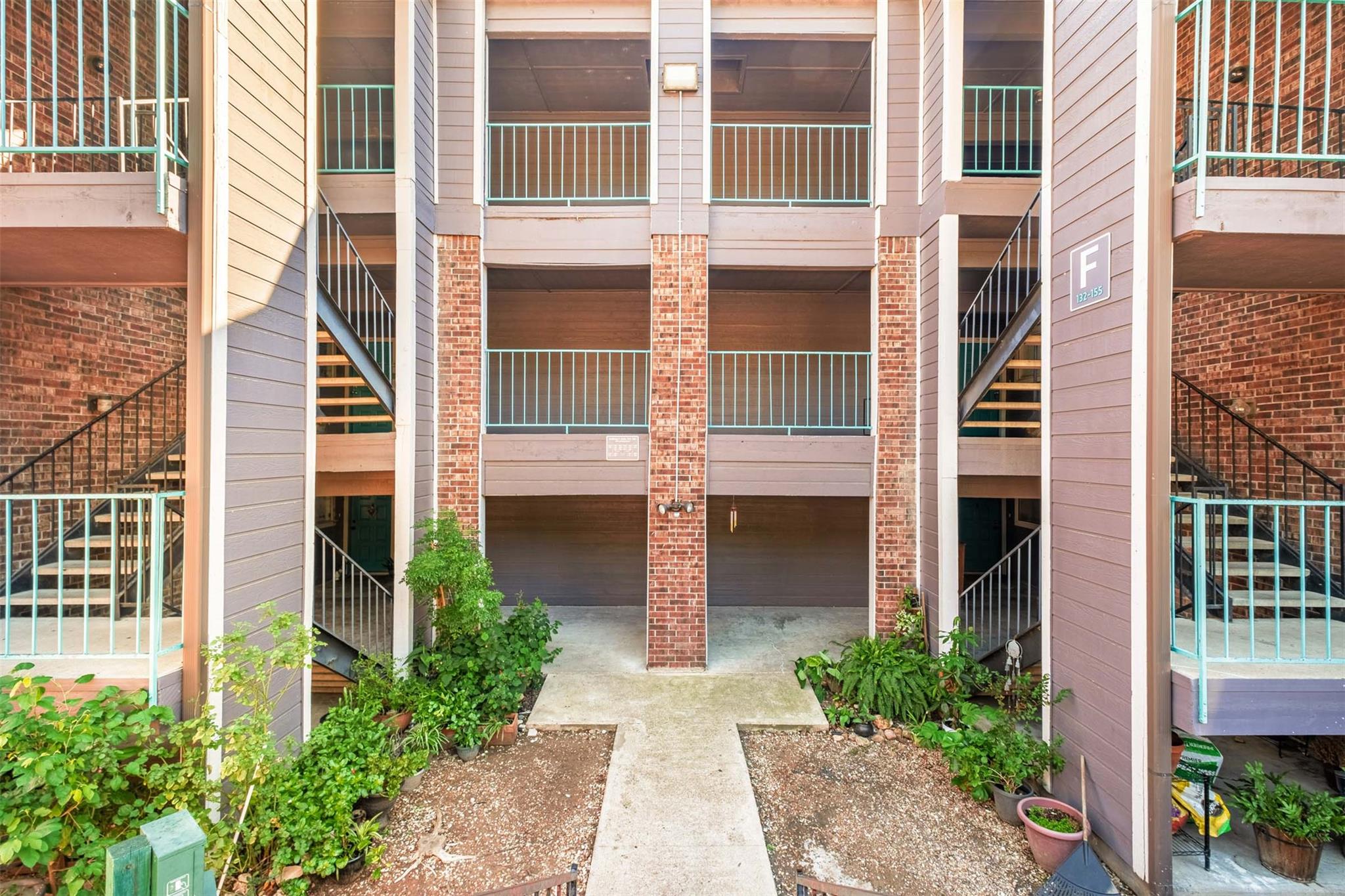 1840 Burton Dr # 155, Austin, TX 78741