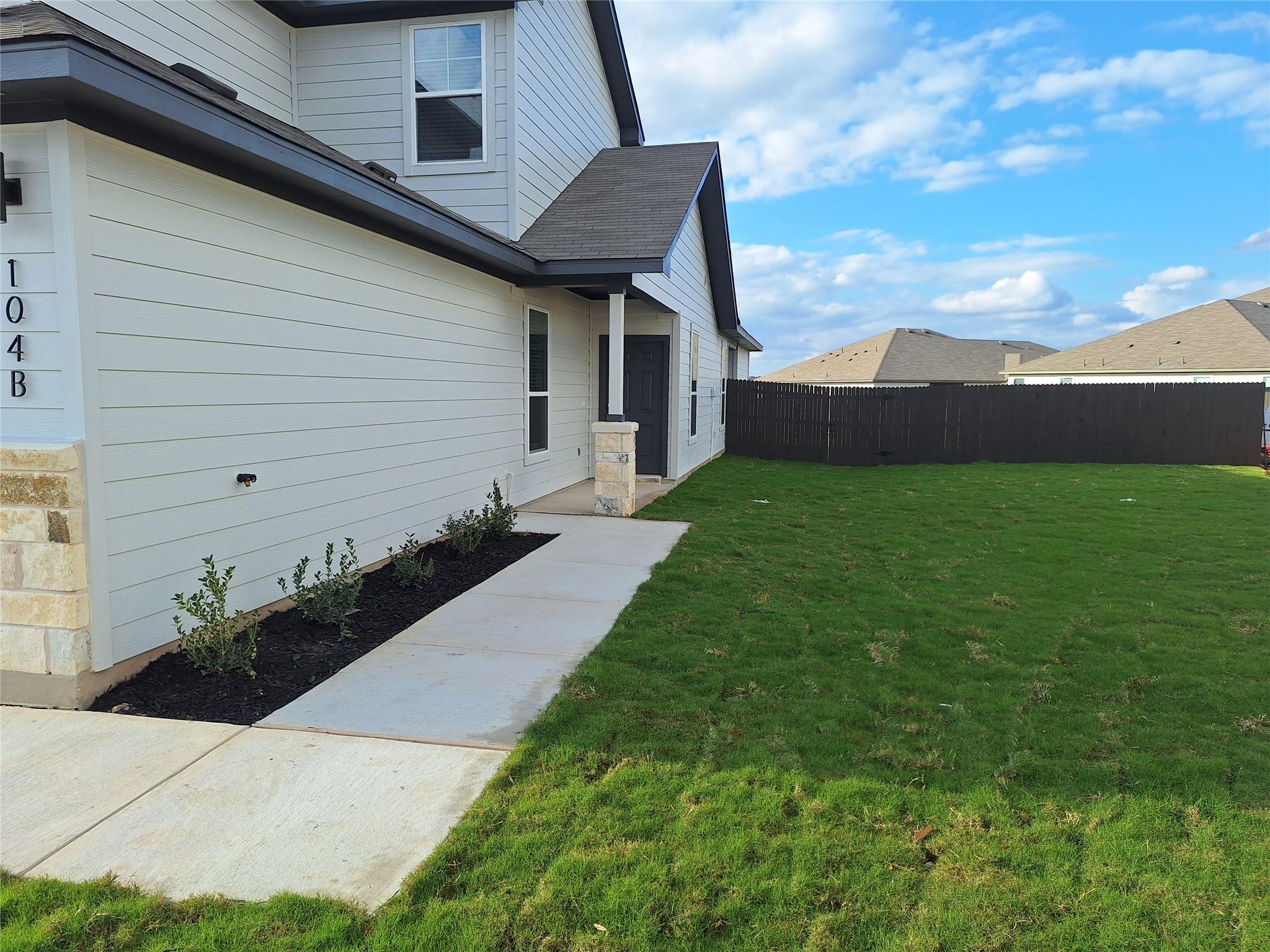 104 Gunner Rd # B, Buda, TX 78610