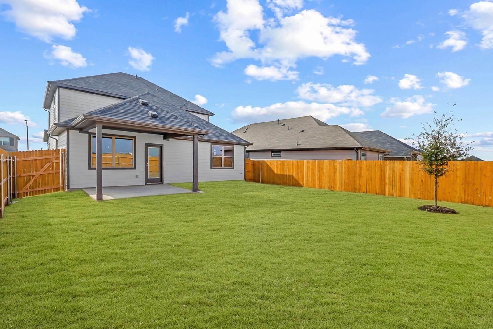 109 Mandeville Dr, Hutto, TX 78621