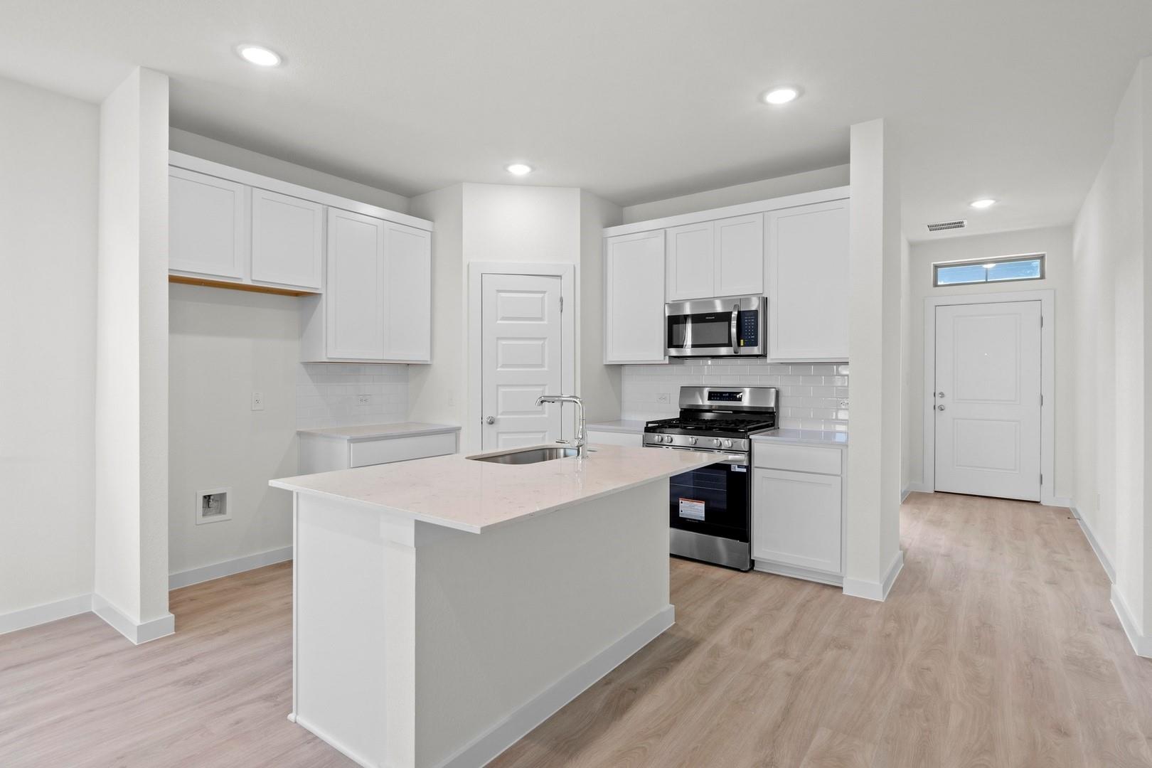 109 Mandeville Dr, Hutto, TX 78621