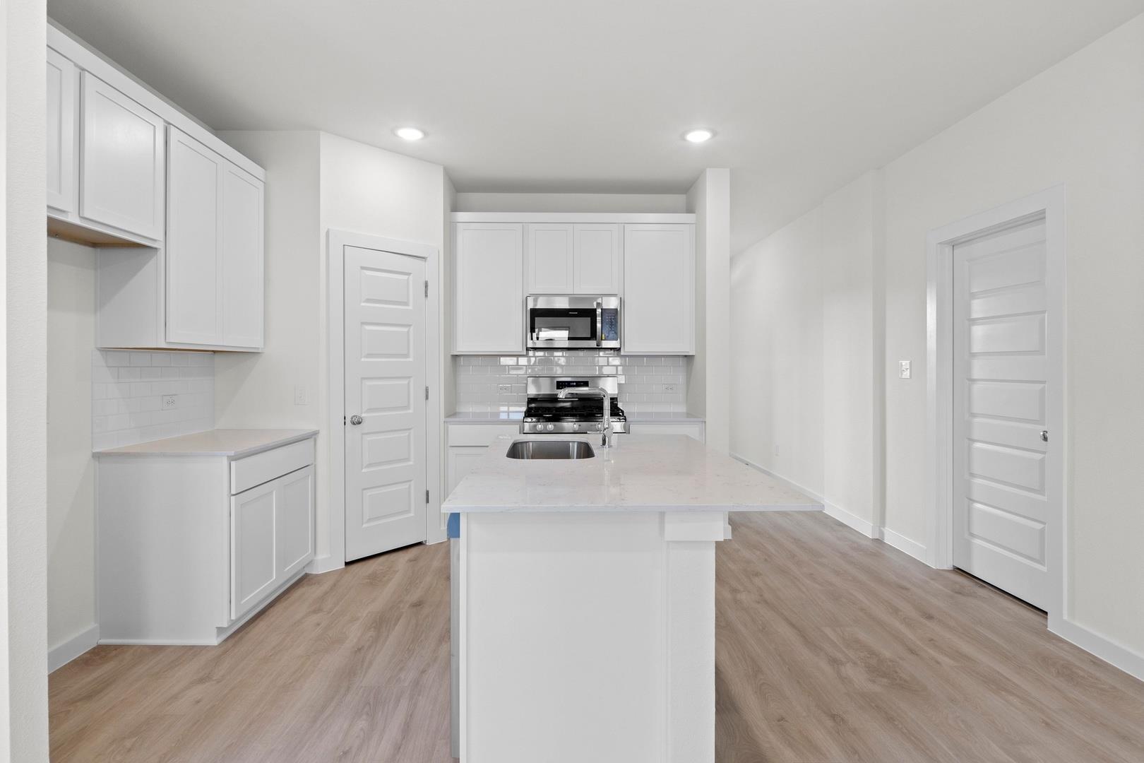 109 Mandeville Dr, Hutto, TX 78621