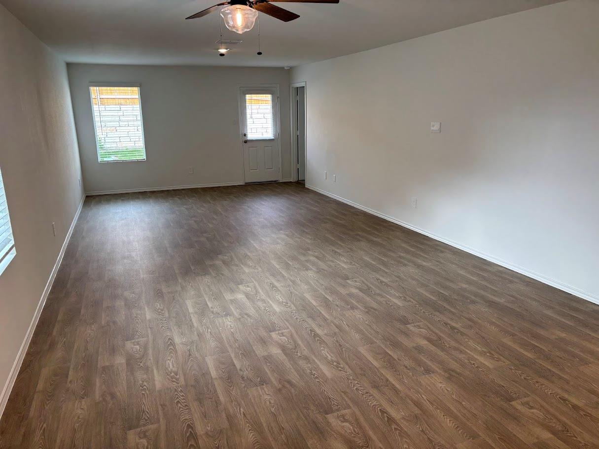 189 Bull Lake Cir, Buda, TX 78610