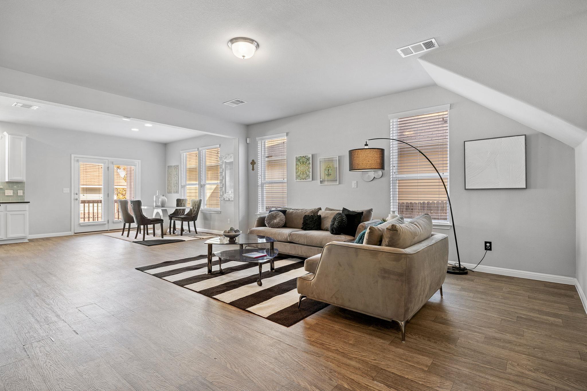 325 E Broade St, Leander, TX 78641