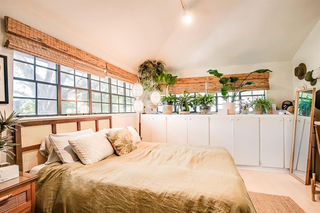 2400 Thornton Rd # B, Austin, TX 78704