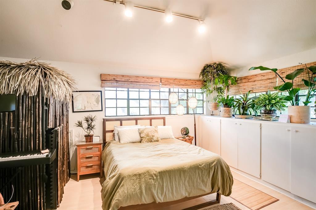 2400 Thornton Rd # B, Austin, TX 78704