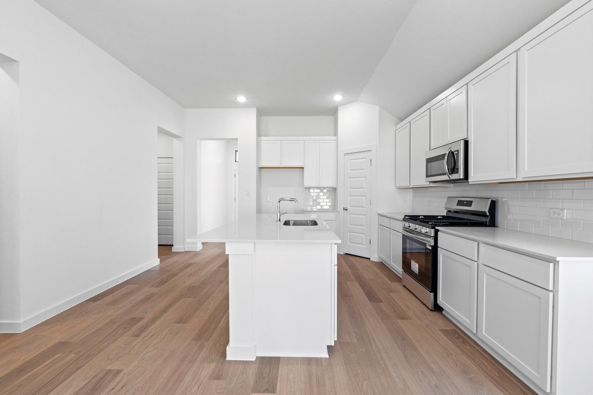 107 Mandeville Dr, Hutto, TX 78634